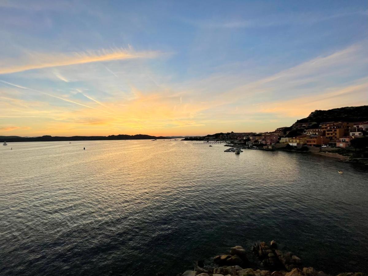 Appartamento Fronte Mare Residence Weber Ла Мадалена Екстериор снимка
